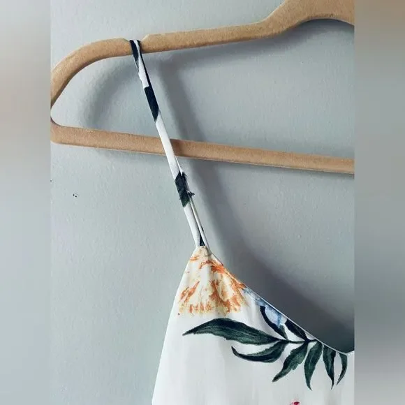 Everly  - Picture 2 of 8